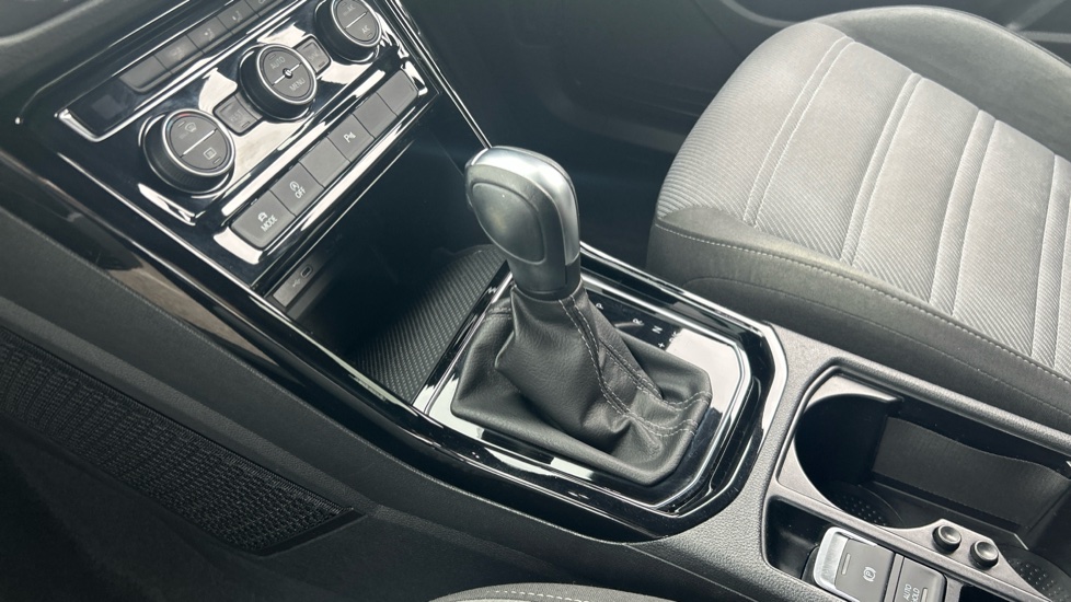 Volkswagen Touran 1.5 TSI EVO R-Line 5dr DSG Petrol Estate - Image 13