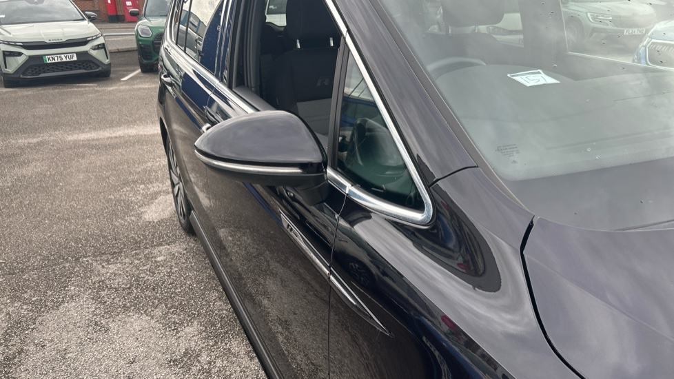 Volkswagen Touran 1.5 TSI EVO R-Line 5dr DSG Petrol Estate - Image 42