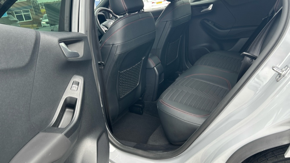Ford Puma 1.0 EcoBoost Hybrid mHEV 155 ST-Line X 5dr Petrol Hatchback - Image 16