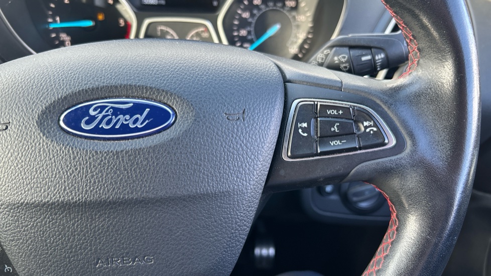 Ford Kuga 2.0 TDCi 180 ST-Line 5dr Diesel Estate - Image 23