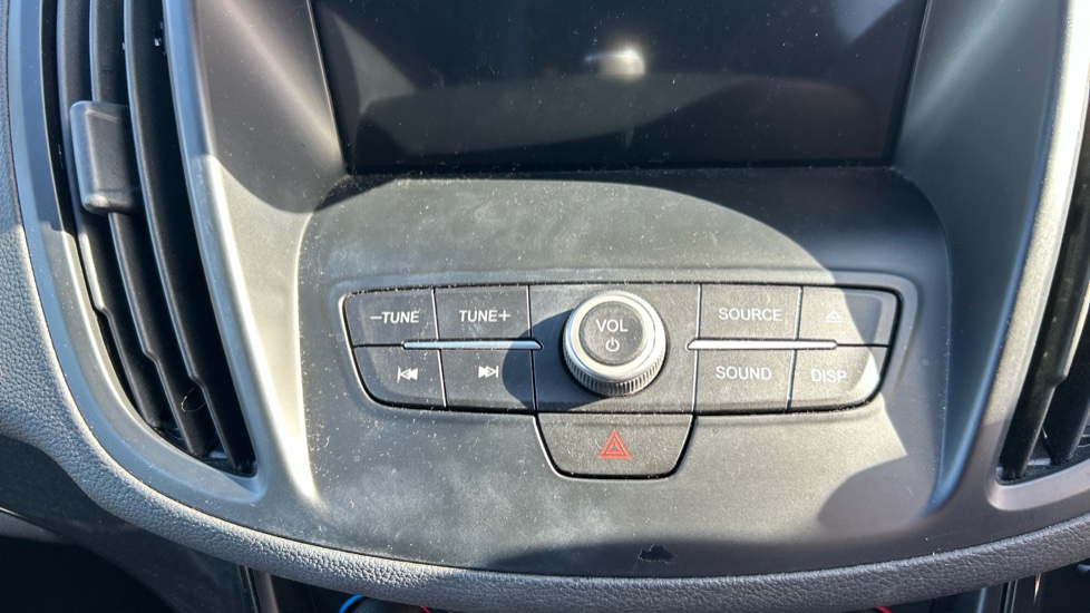 Ford Kuga 2.0 TDCi 180 ST-Line 5dr Diesel Estate - Image 43