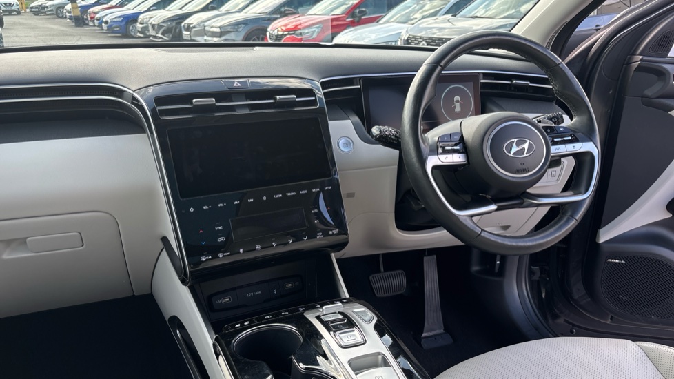 Hyundai TUCSON 1.6 TGDi Hybrid 230 Ultimate 5dr 2WD Auto Hybrid Estate - Image 11