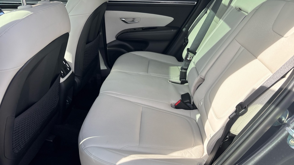 Hyundai TUCSON 1.6 TGDi Hybrid 230 Ultimate 5dr 2WD Auto Hybrid Estate - Image 16