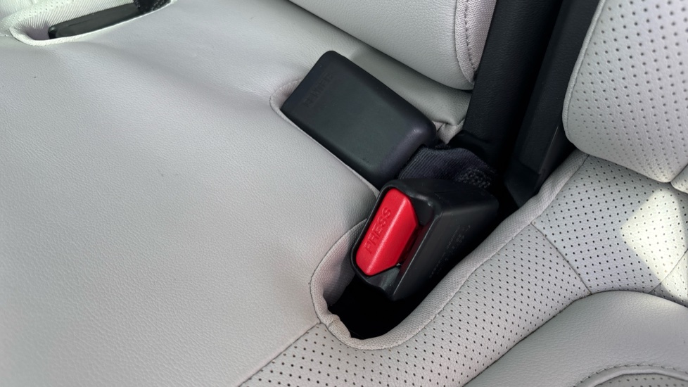 Hyundai TUCSON 1.6 TGDi Hybrid 230 Ultimate 5dr 2WD Auto Hybrid Estate - Image 17