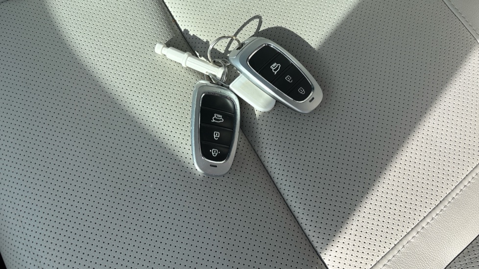 Hyundai TUCSON 1.6 TGDi Hybrid 230 Ultimate 5dr 2WD Auto Hybrid Estate - Image 20