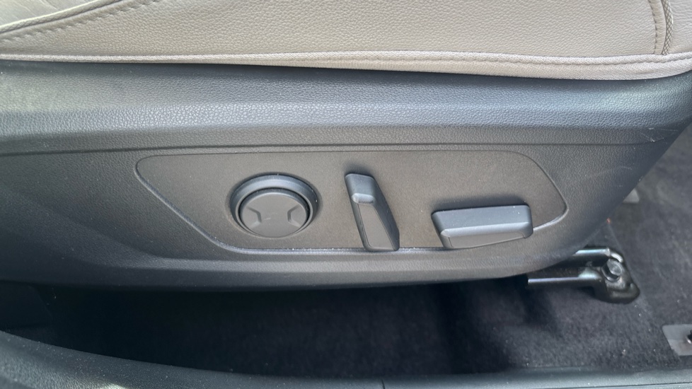 Hyundai TUCSON 1.6 TGDi Hybrid 230 Ultimate 5dr 2WD Auto Hybrid Estate - Image 33
