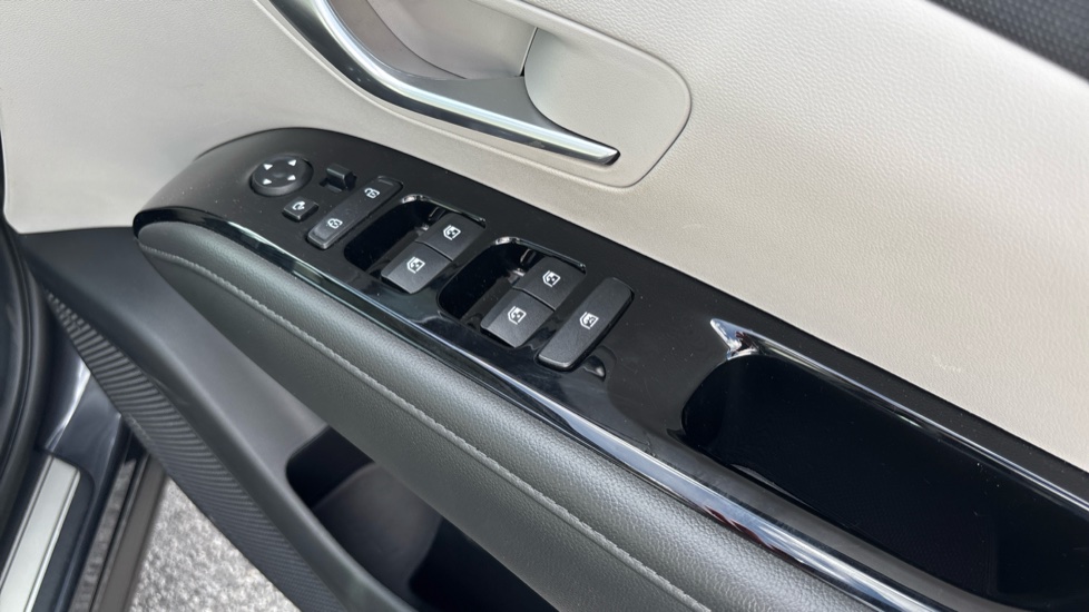 Hyundai TUCSON 1.6 TGDi Hybrid 230 Ultimate 5dr 2WD Auto Hybrid Estate - Image 34