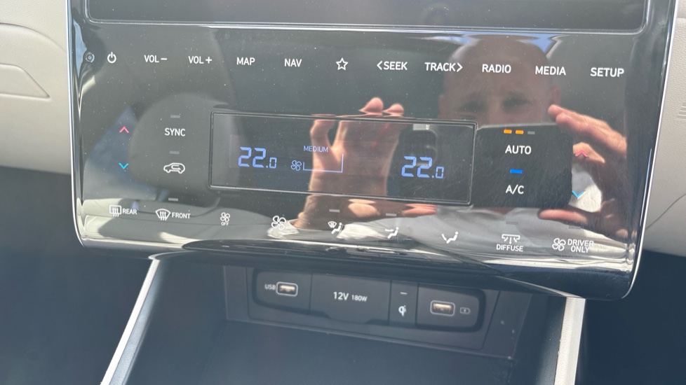 Hyundai TUCSON 1.6 TGDi Hybrid 230 Ultimate 5dr 2WD Auto Hybrid Estate - Image 39