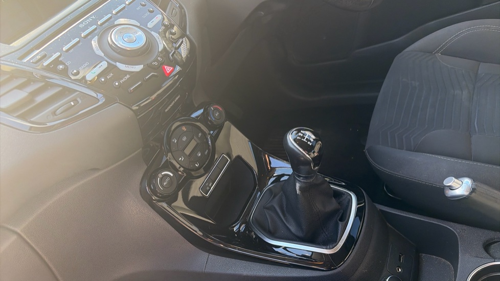 Ford Fiesta 1.0 EcoBoost 125 Titanium 5dr Petrol Hatchback - Image 13