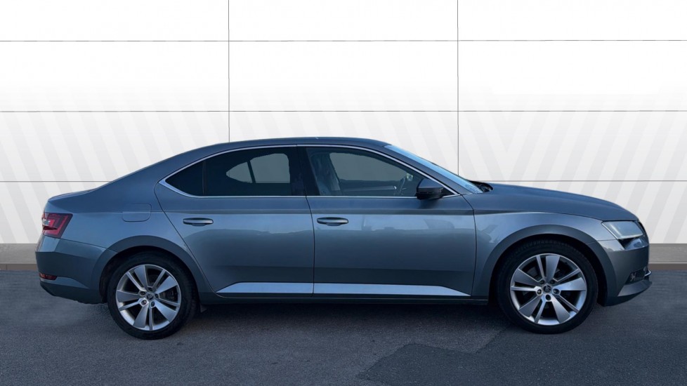 Skoda Superb 2.0 TSI SE L Executive 5dr DSG Petrol Hatchback - Image 5