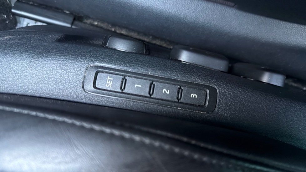 Skoda Superb 2.0 TSI SE L Executive 5dr DSG Petrol Hatchback - Image 8