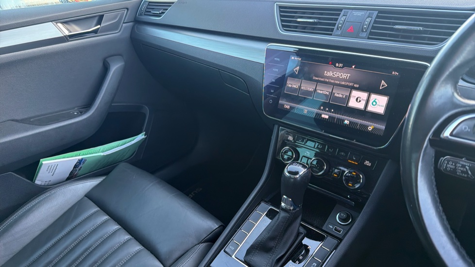 Skoda Superb 2.0 TSI SE L Executive 5dr DSG Petrol Hatchback - Image 14