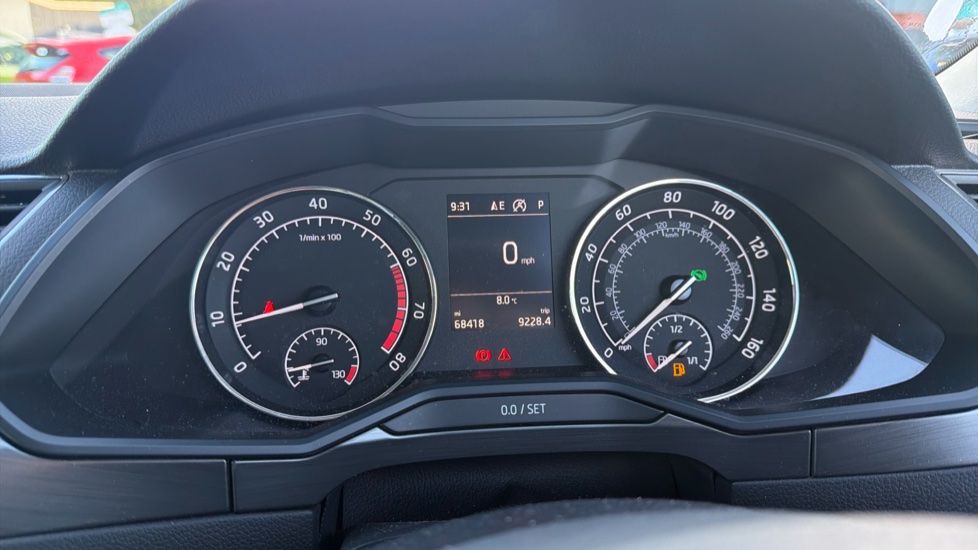 Skoda Superb 2.0 TSI SE L Executive 5dr DSG Petrol Hatchback - Image 18