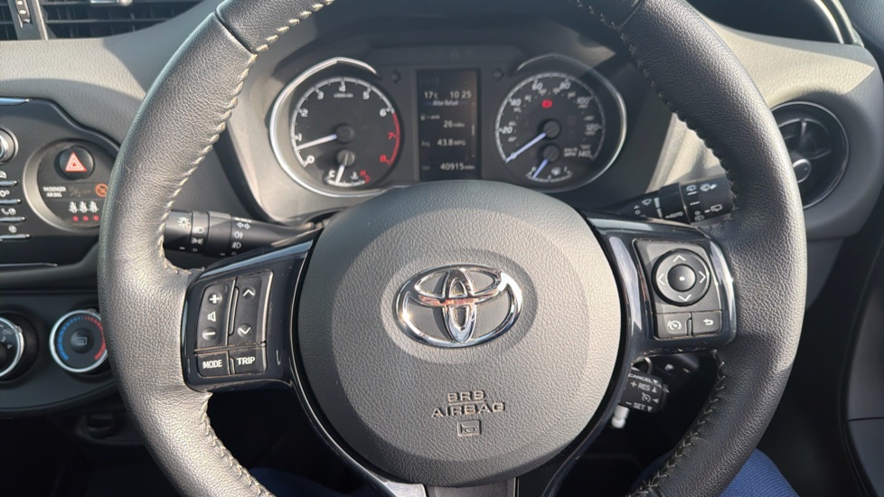 Toyota Yaris 1.5 VVT-i Icon 5dr Petrol Hatchback - Image 8