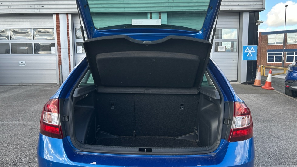 Skoda Rapid Spaceback 1.0 TSI 110 SE Sport 5dr Petrol Hatchback - Image 4
