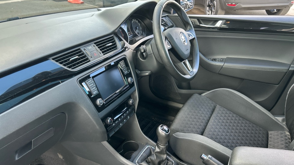 Skoda Rapid Spaceback 1.0 TSI 110 SE Sport 5dr Petrol Hatchback - Image 9
