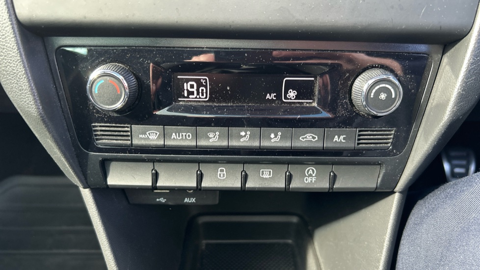 Skoda Rapid Spaceback 1.0 TSI 110 SE Sport 5dr Petrol Hatchback - Image 23