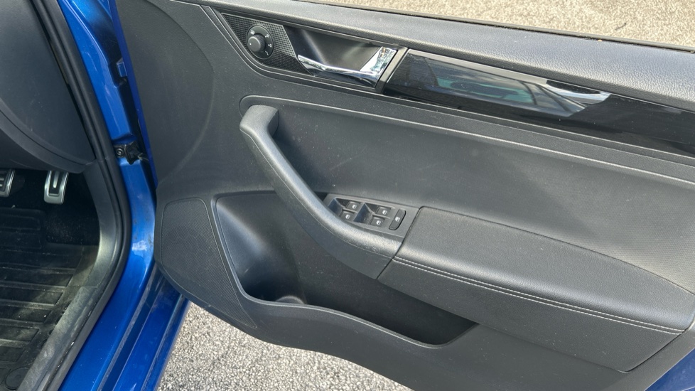 Skoda Rapid Spaceback 1.0 TSI 110 SE Sport 5dr Petrol Hatchback - Image 35