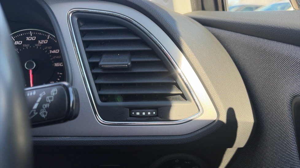 SEAT Leon 1.5 TSI EVO SE Dynamic [EZ] 5dr Petrol Hatchback - Image 29