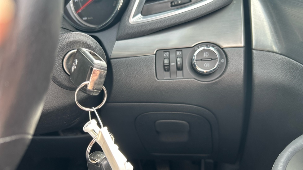 Vauxhall Mokka 1.6i SE 5dr Petrol Hatchback - Image 29