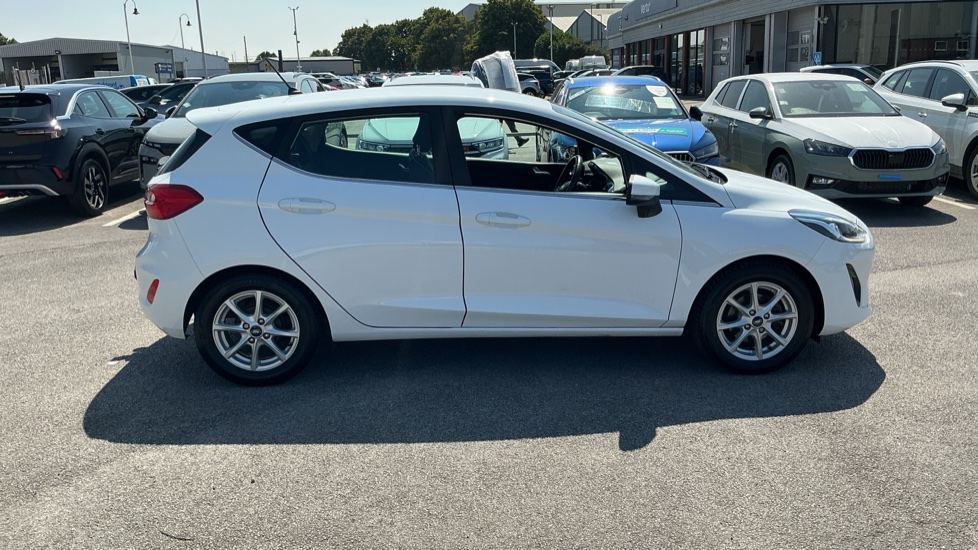 Ford Fiesta 1.1 Zetec 5dr Petrol Hatchback - Image 24