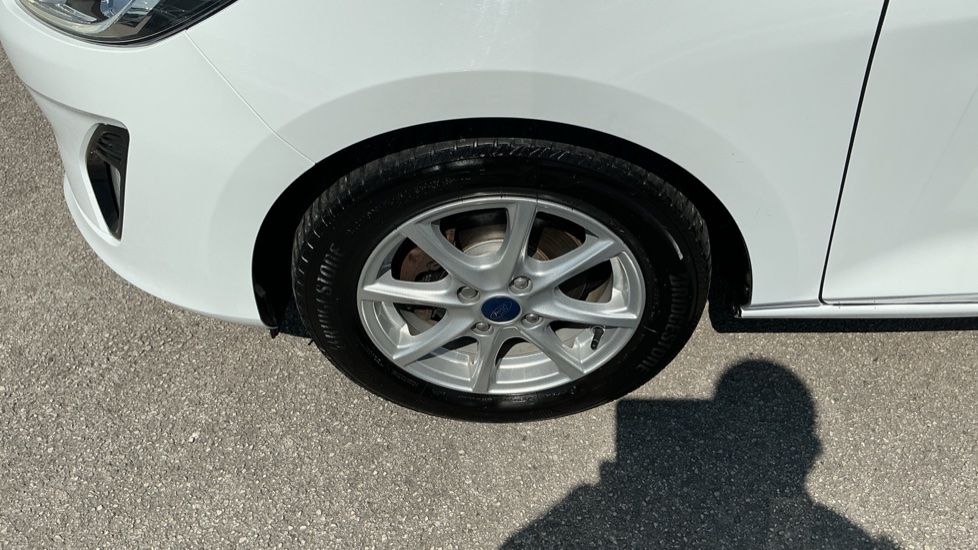 Ford Fiesta 1.1 Zetec 5dr Petrol Hatchback - Image 29