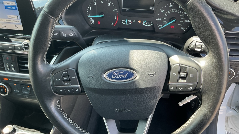 Ford Fiesta 1.1 Zetec 5dr Petrol Hatchback - Image 37