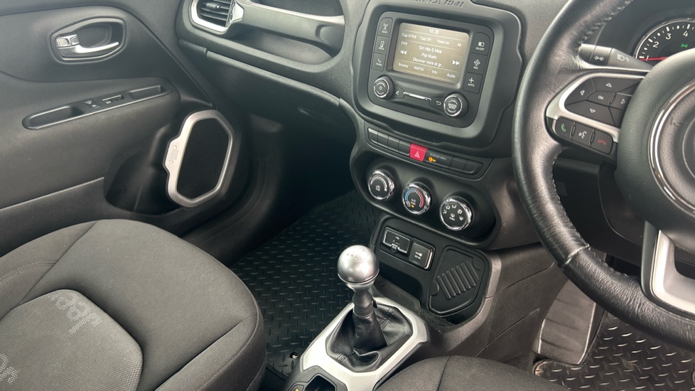 Jeep Renegade 1.6 E-torQ Longitude 5dr Petrol Hatchback - Image 14