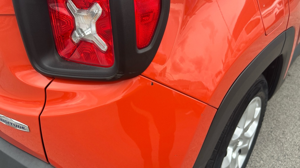 Jeep Renegade 1.6 E-torQ Longitude 5dr Petrol Hatchback - Image 35