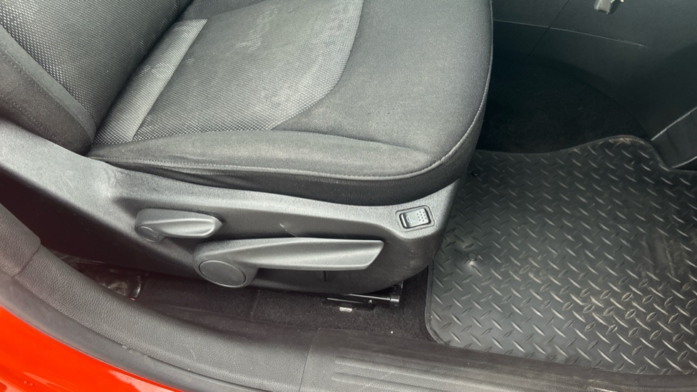 Jeep Renegade 1.6 E-torQ Longitude 5dr Petrol Hatchback - Image 37