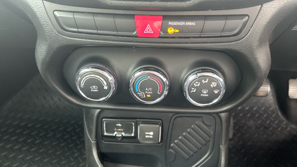 Jeep Renegade 1.6 E-torQ Longitude 5dr Petrol Hatchback - Image 42