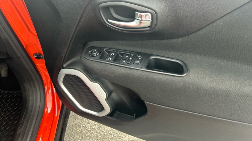 Jeep Renegade 1.6 E-torQ Longitude 5dr Petrol Hatchback - Image 51