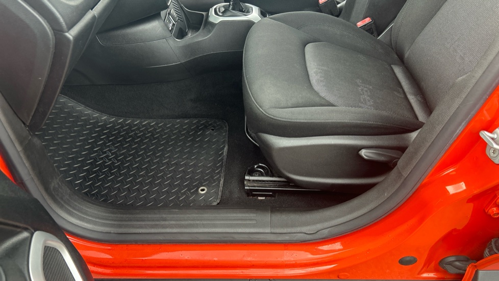 Jeep Renegade 1.6 E-torQ Longitude 5dr Petrol Hatchback - Image 53