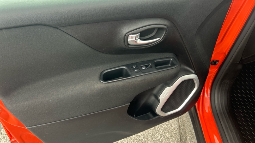 Jeep Renegade 1.6 E-torQ Longitude 5dr Petrol Hatchback - Image 55
