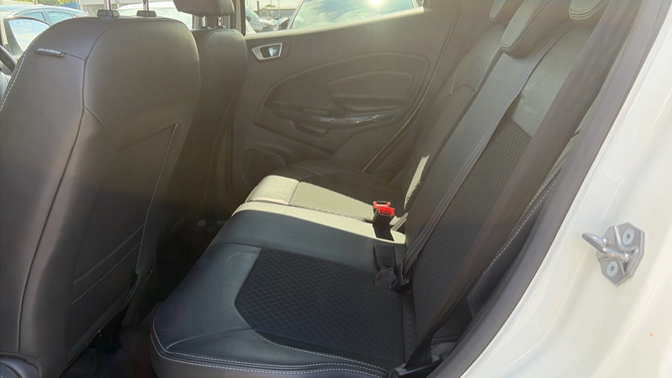 Ford EcoSport 1.5 TDCi 95 Titanium 5dr [17in] Diesel Hatchback - Image 16