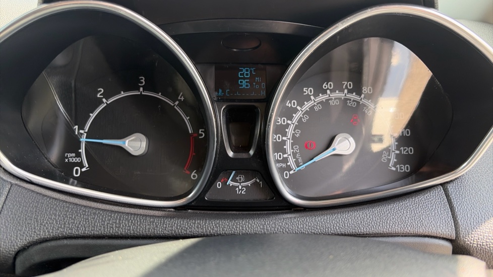 Ford EcoSport 1.5 TDCi 95 Titanium 5dr [17in] Diesel Hatchback - Image 18