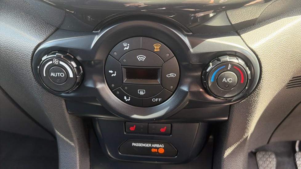 Ford EcoSport 1.5 TDCi 95 Titanium 5dr [17in] Diesel Hatchback - Image 28
