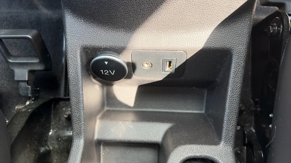 Ford EcoSport 1.5 TDCi 95 Titanium 5dr [17in] Diesel Hatchback - Image 29