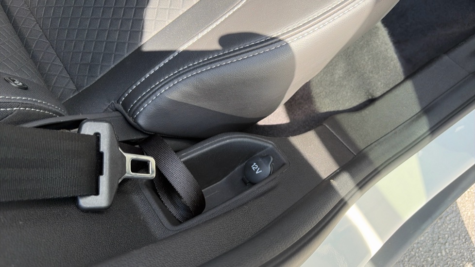 Ford EcoSport 1.5 TDCi 95 Titanium 5dr [17in] Diesel Hatchback - Image 31