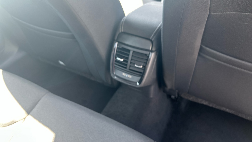 Skoda Kamiq 1.0 TSI SE 5dr DSG Petrol Hatchback - Image 31
