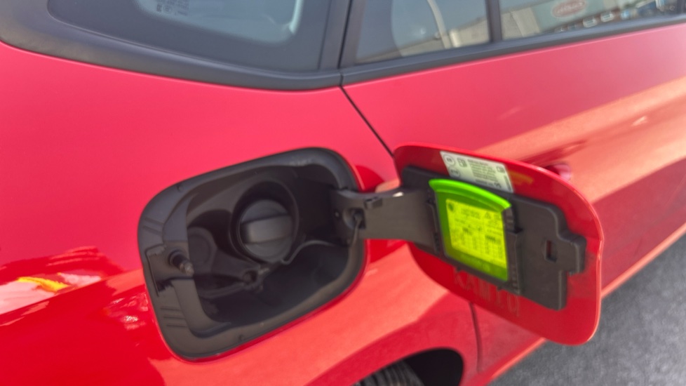 Skoda Kamiq 1.0 TSI SE 5dr DSG Petrol Hatchback - Image 37