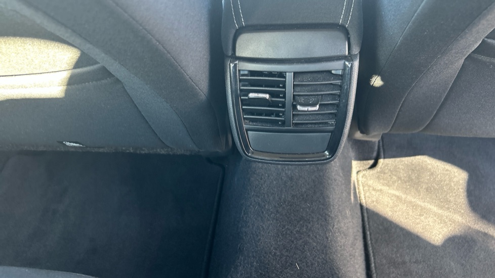 Skoda Kamiq 1.0 TSI 110 SE 5dr Petrol Hatchback - Image 32