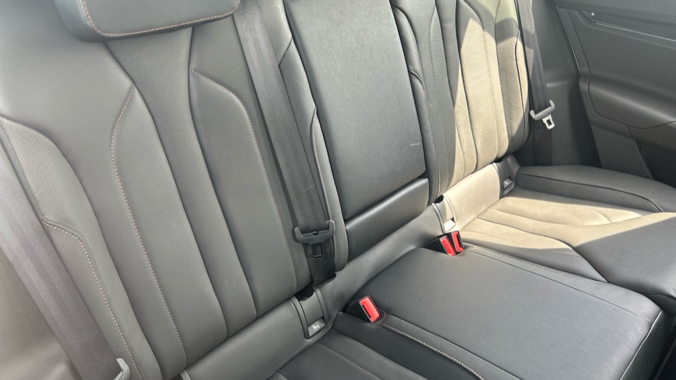 Skoda Enyaq 132kW 60 ecoSuite 62kWh 5dr Auto [120kW] Electric Estate - Image 16