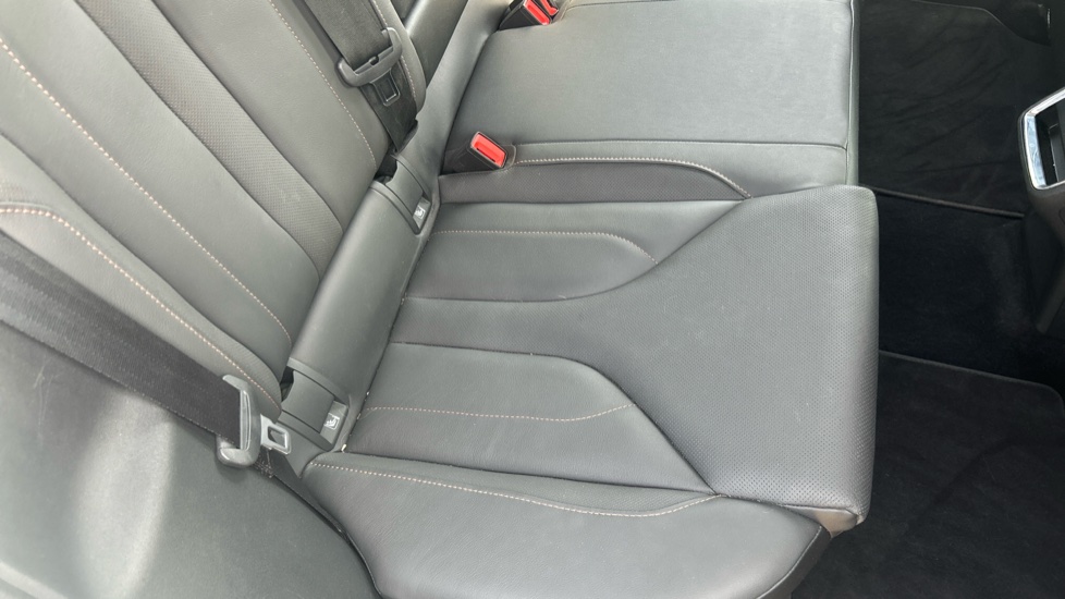 Skoda Enyaq 132kW 60 ecoSuite 62kWh 5dr Auto [120kW] Electric Estate - Image 27