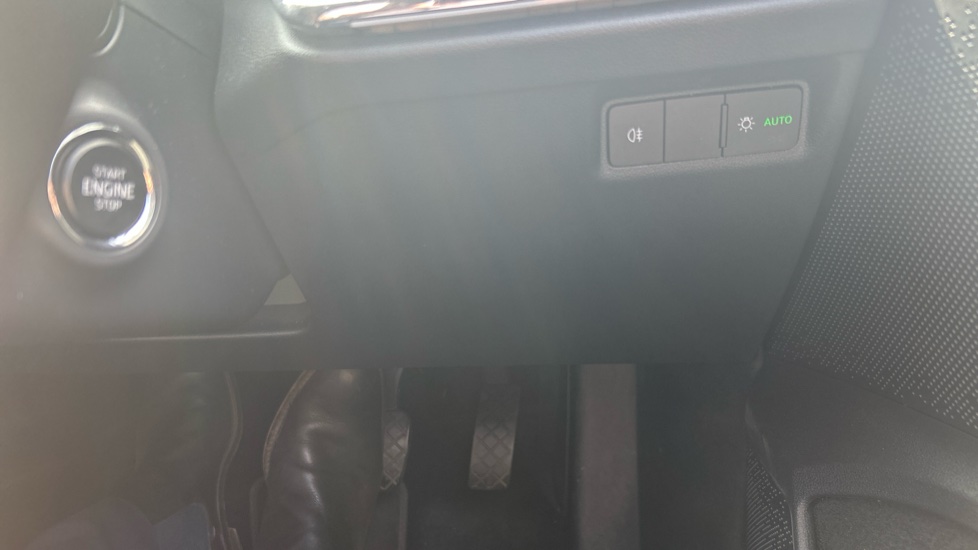 Skoda Enyaq 132kW 60 ecoSuite 62kWh 5dr Auto [120kW] Electric Estate - Image 44