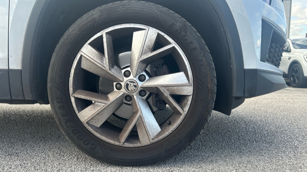 Skoda Kodiaq 1.5 TSI SE L Executive 5dr DSG [7 Seat] Petrol Estate - Image 5