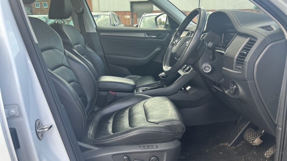 Skoda Kodiaq 1.5 TSI SE L Executive 5dr DSG [7 Seat] Petrol Estate - Image 15