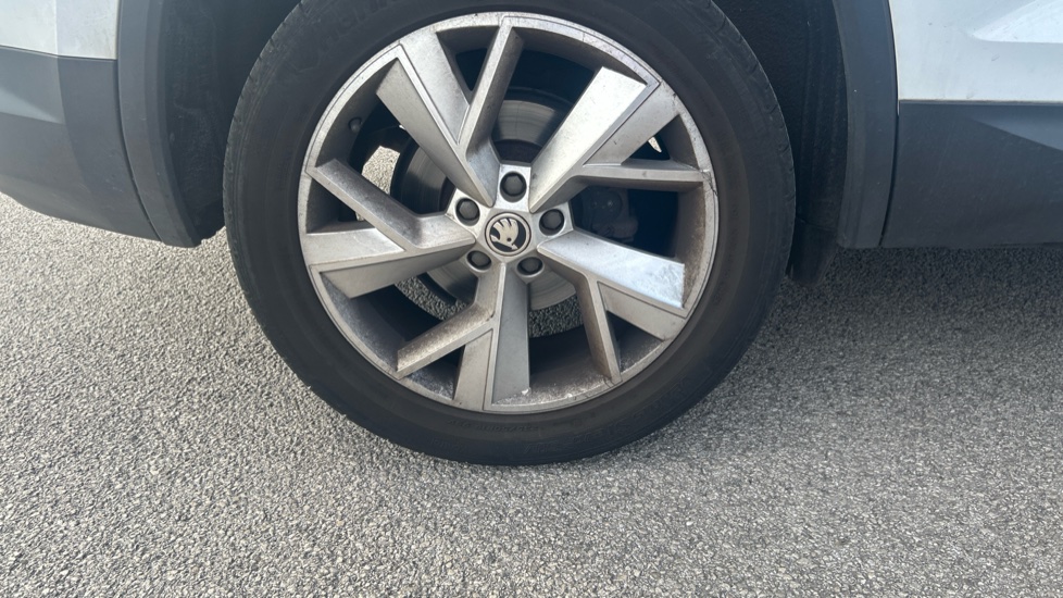 Skoda Kodiaq 1.5 TSI SE L Executive 5dr DSG [7 Seat] Petrol Estate - Image 33