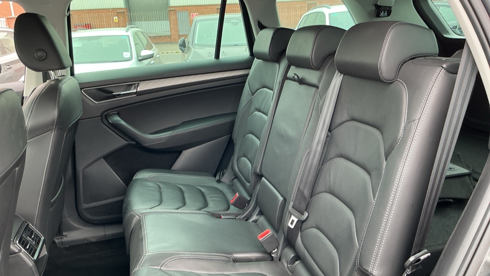 Skoda Kodiaq 1.5 TSI SE L Executive 5dr DSG [7 Seat] Petrol Estate - Image 16