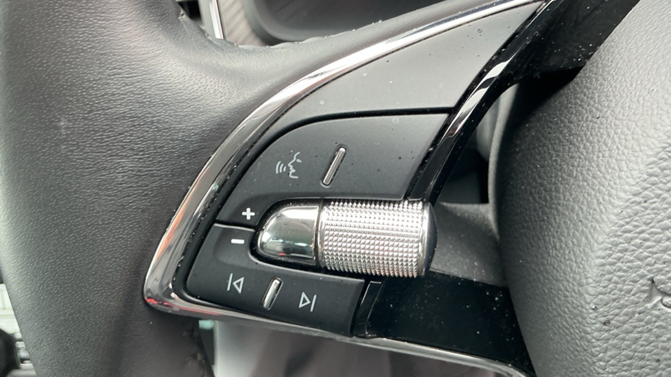 Skoda Kodiaq 1.5 TSI SE L Executive 5dr DSG [7 Seat] Petrol Estate - Image 17